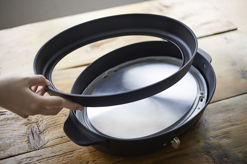 BRUNO 橢圓電熱鍋（220V / 英規三腳）連 3 款烤盤 - 米白色