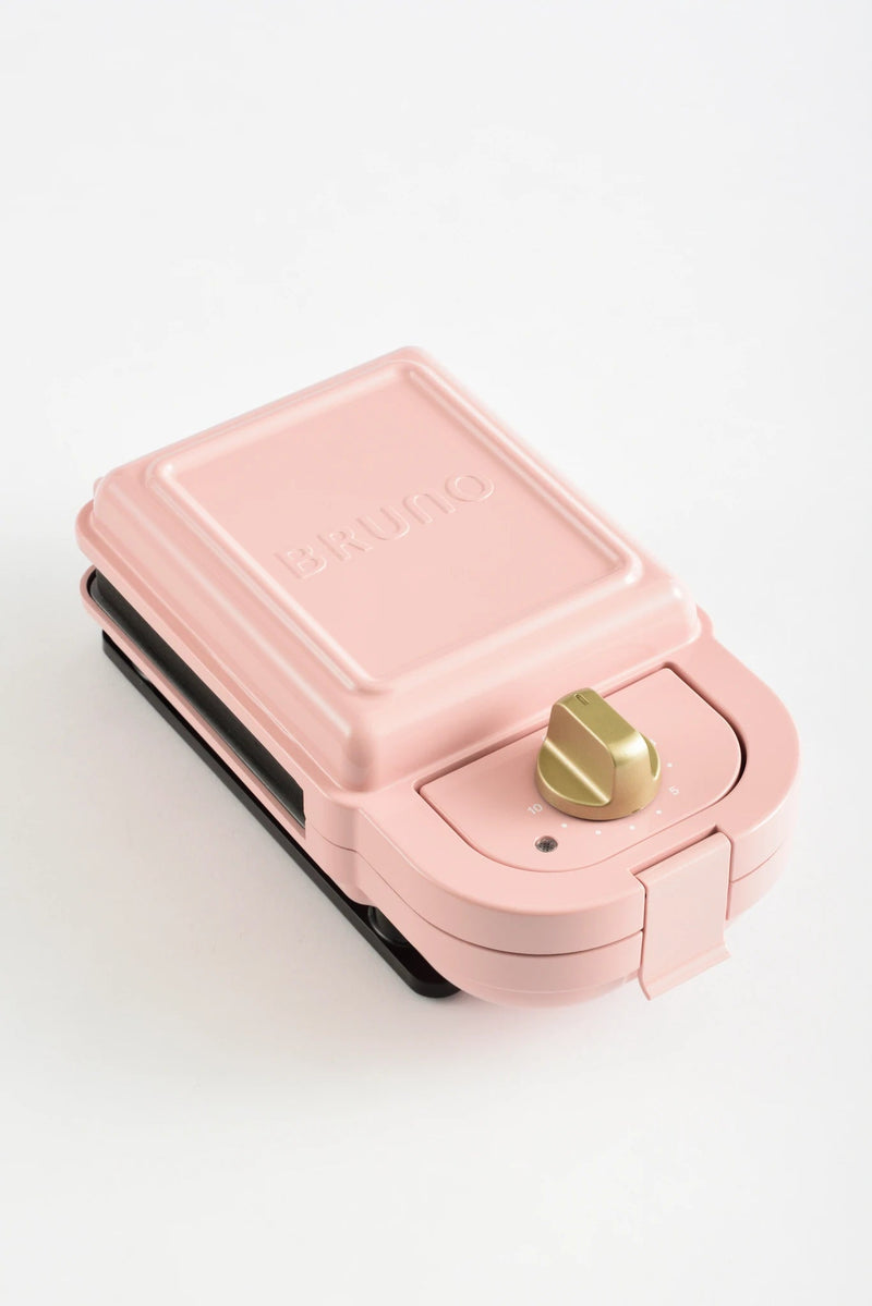 BRUNO Single Hot Sandwich Maker (220V / UK Type-G Plug) bundled with 6 plates - Pale Pink